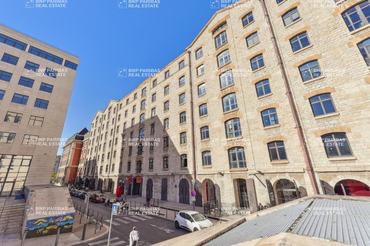 2383 m² pour ce bureaux en location à Marseille