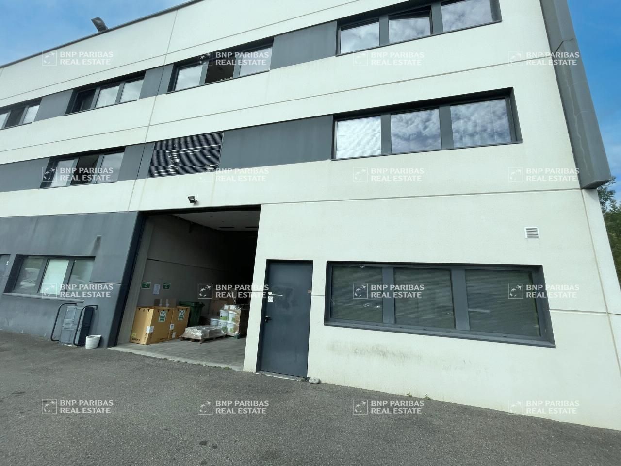 Location Activité 348 m² non divisibles 69530 Brignais