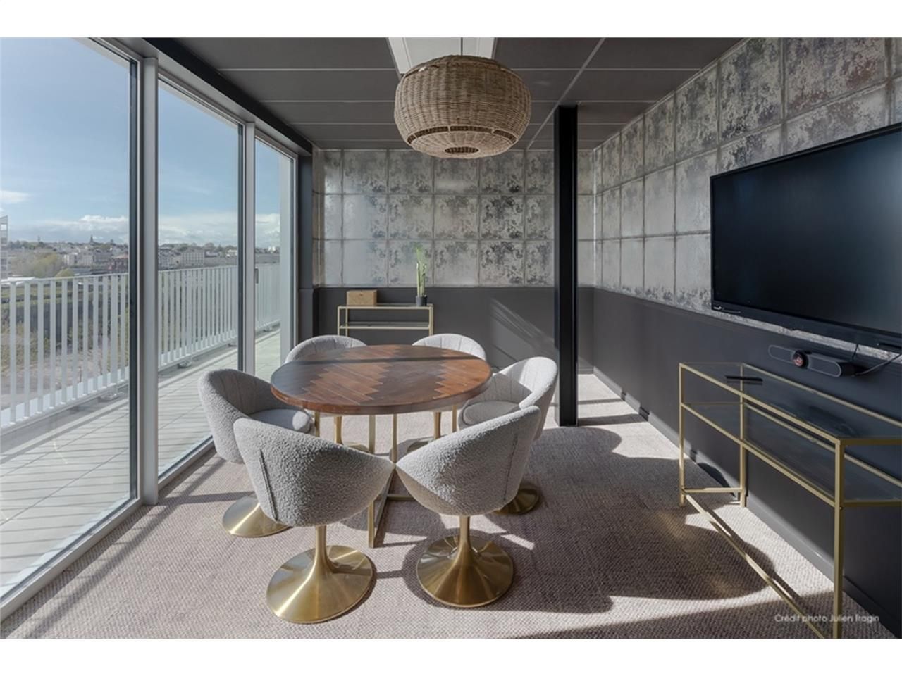 Installés au coeur du quartier de la création, à 