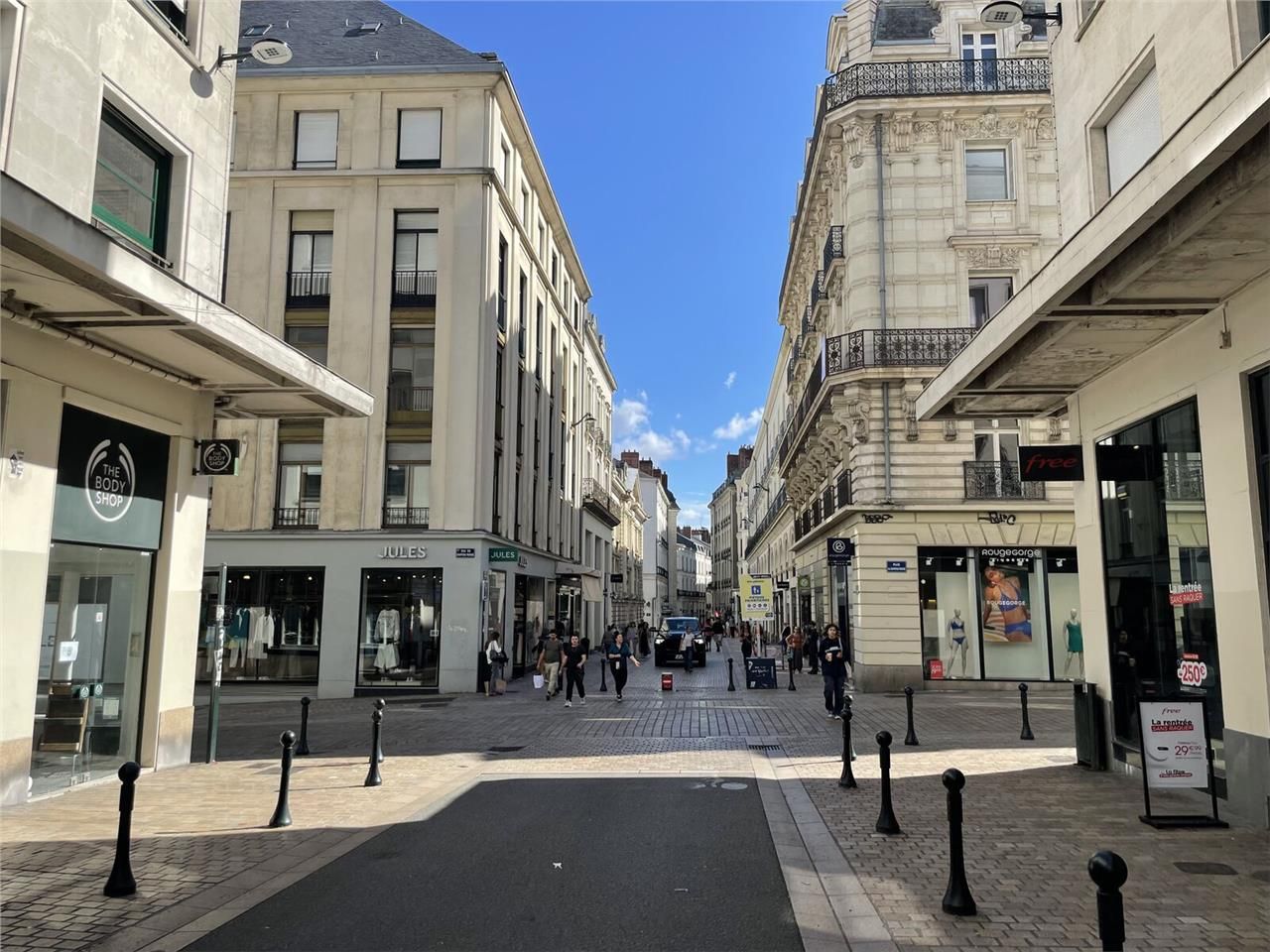 local commercial avec une très belle visibilité p