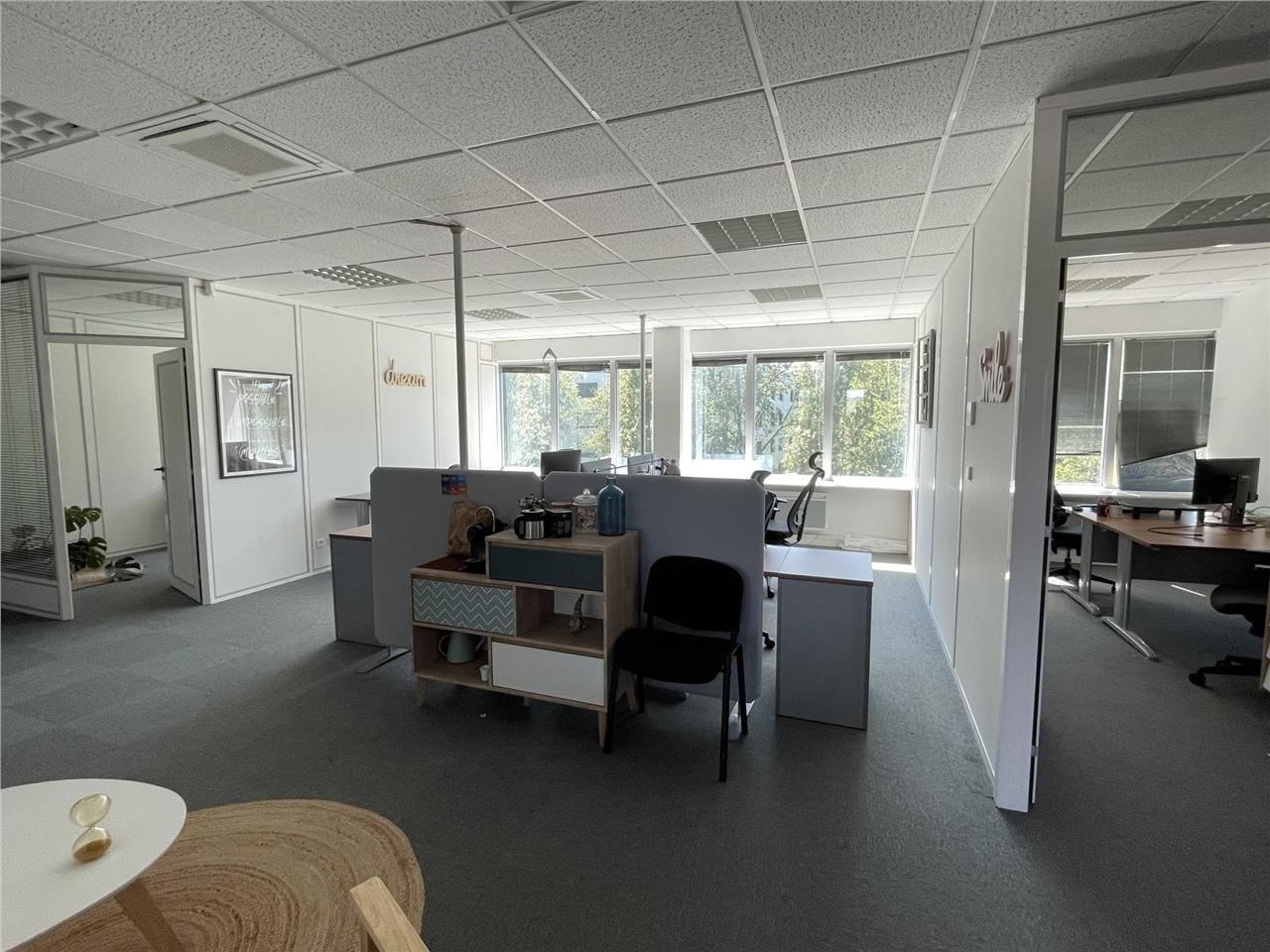 À la recherche d'un espace de bureau spacieux et 