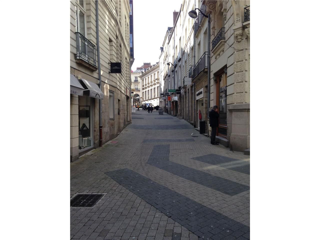 Dans un immeuble ancien, en plein coeur de Nantes