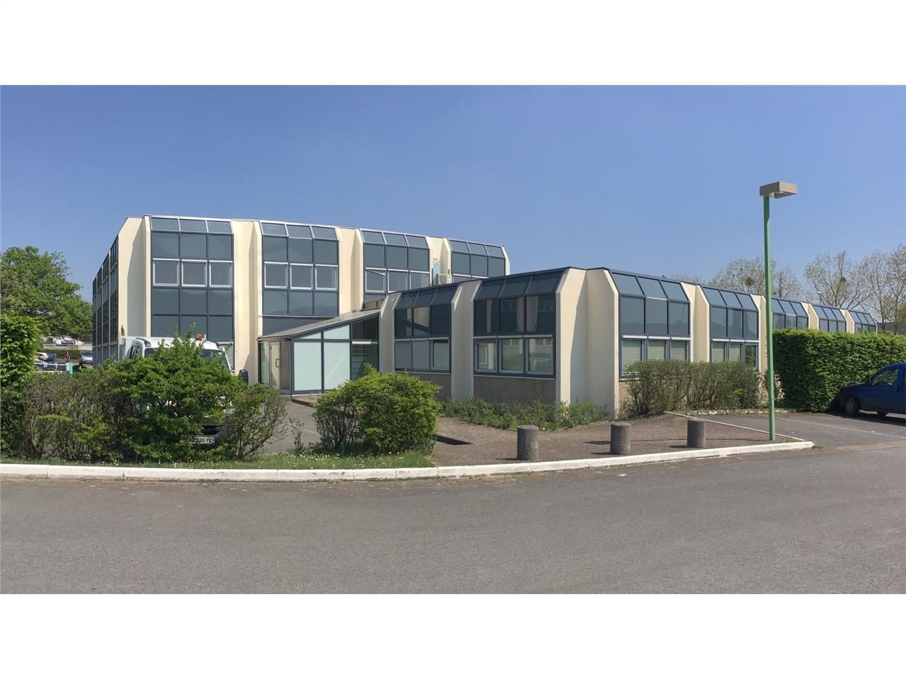 Nous vous proposons à la location une surface de 