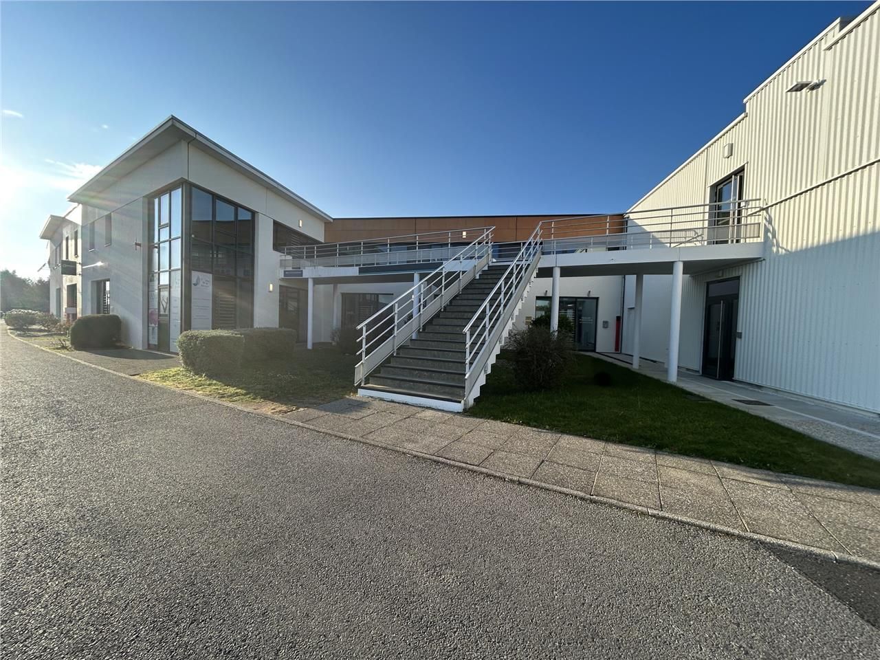 Au sein d'un immeuble tertiaire dans la zone  de 