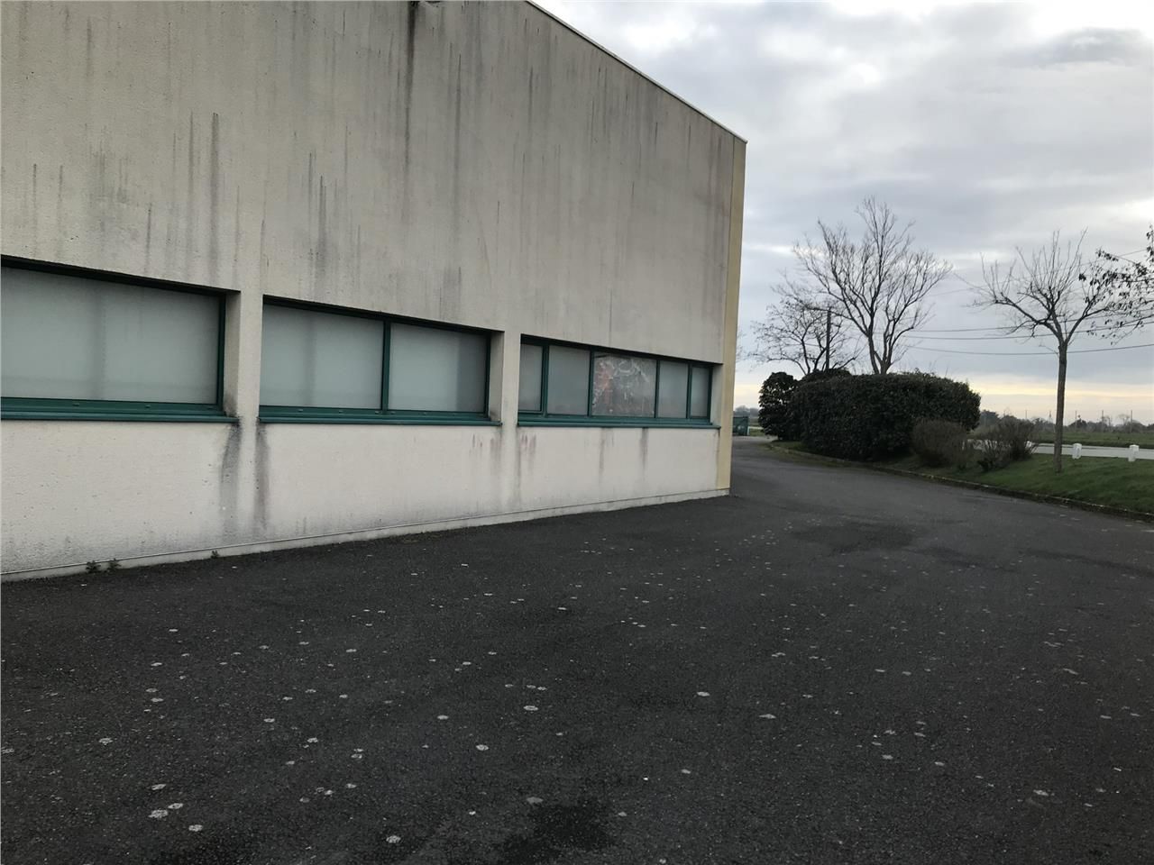 Arthur Loyd vous propose à la location un local p