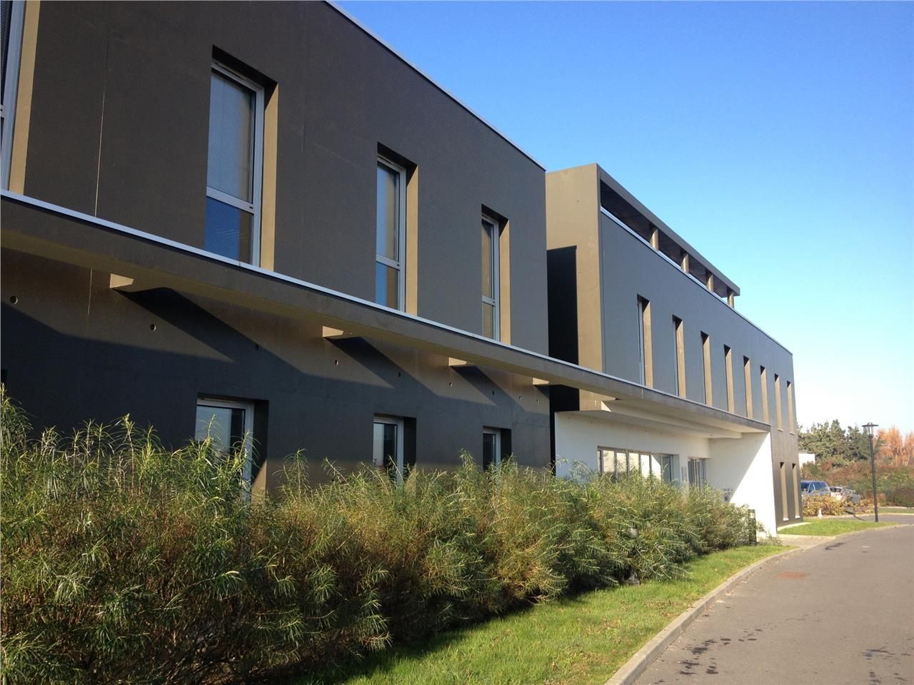 Nous vous proposons à la location plusieurs surfa