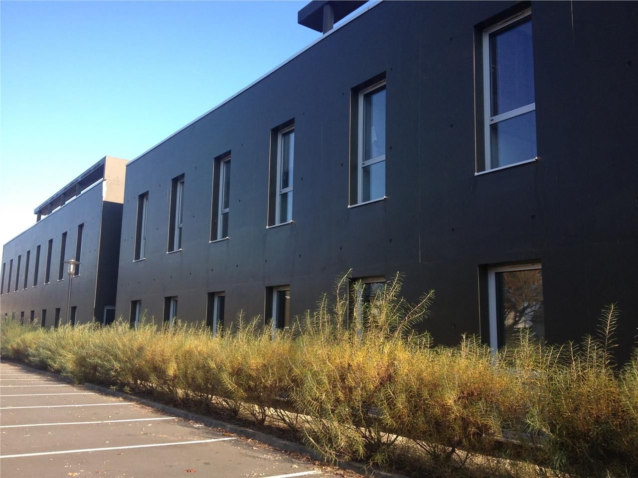 Nous vous proposons à la location plusieurs surfa