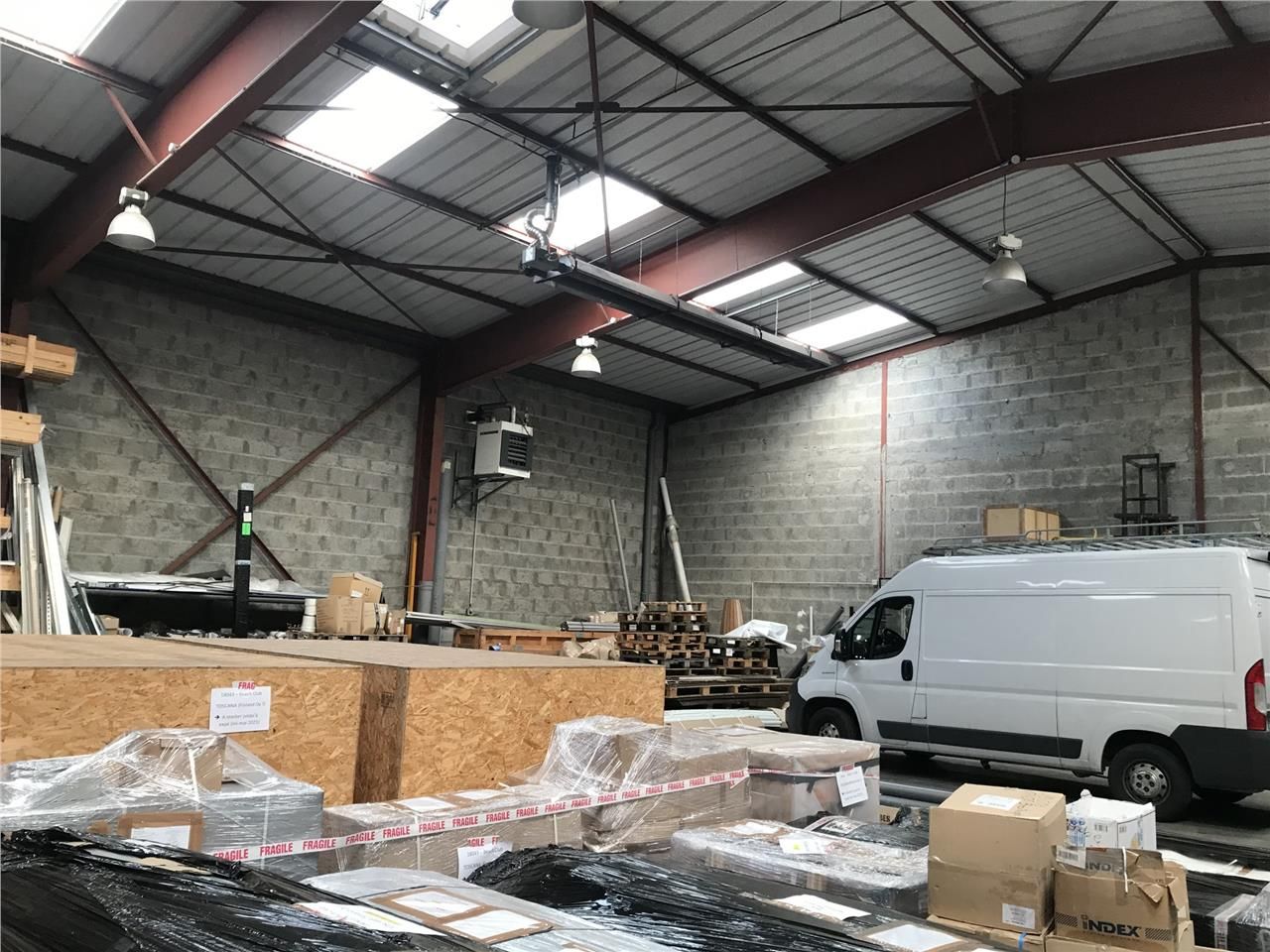 Au coeur d'une zone d'activité dynamique et reche