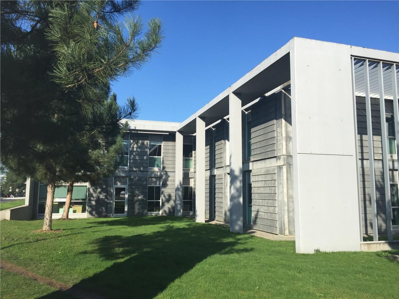 Au coeur de la Chantrerie, au pied du Chronobus n