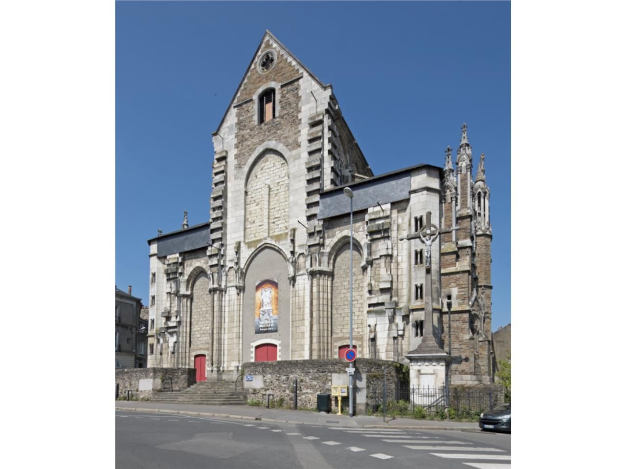 Locaux commerciaux de 119 m² non divisibles dispo