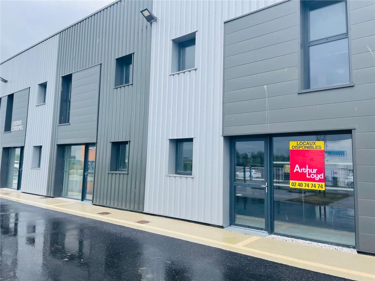 Dans un ensemble immobilier à Guérande, Arthur Lo