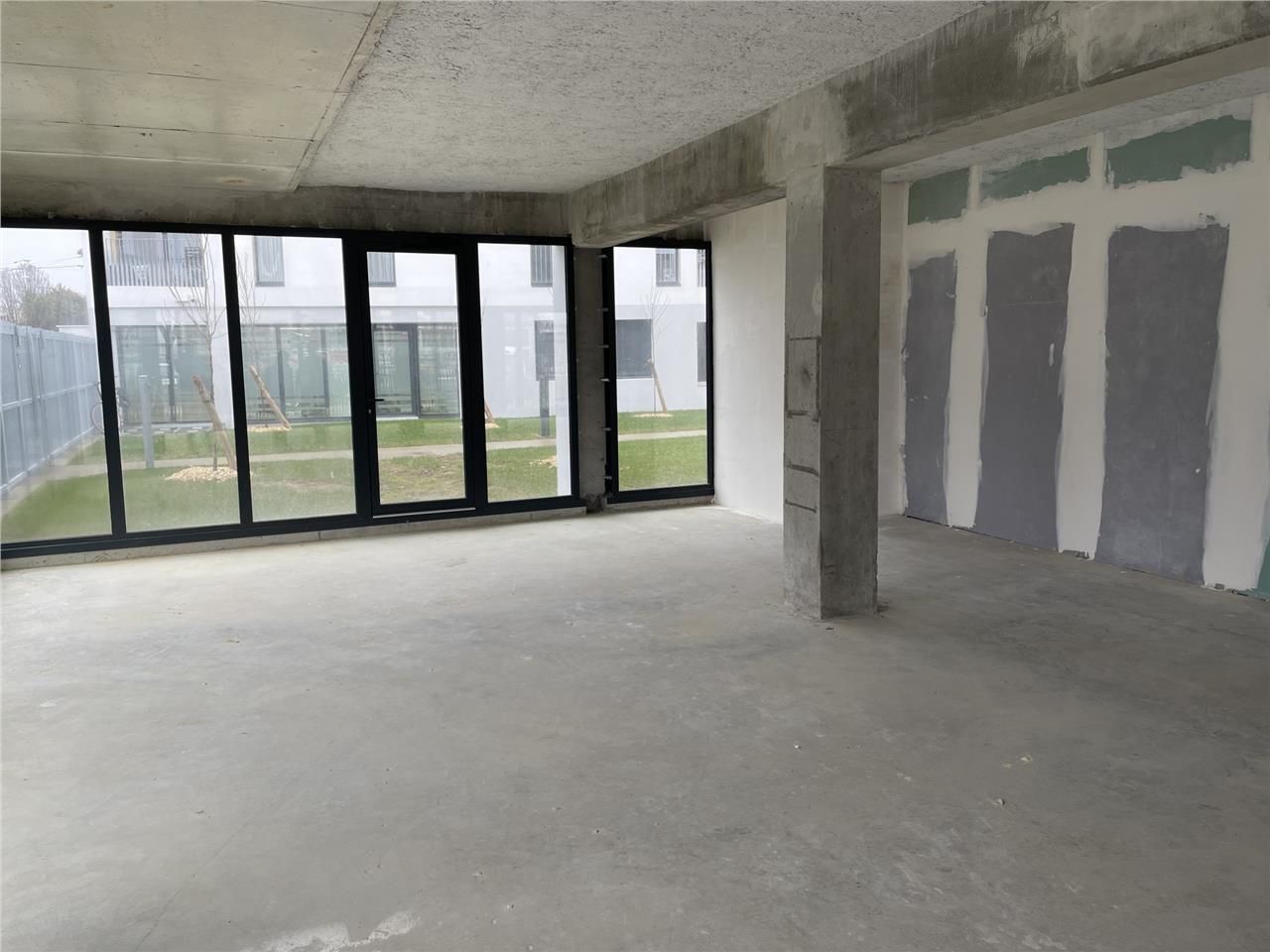 Nous vous proposons à la vente un local d'environ