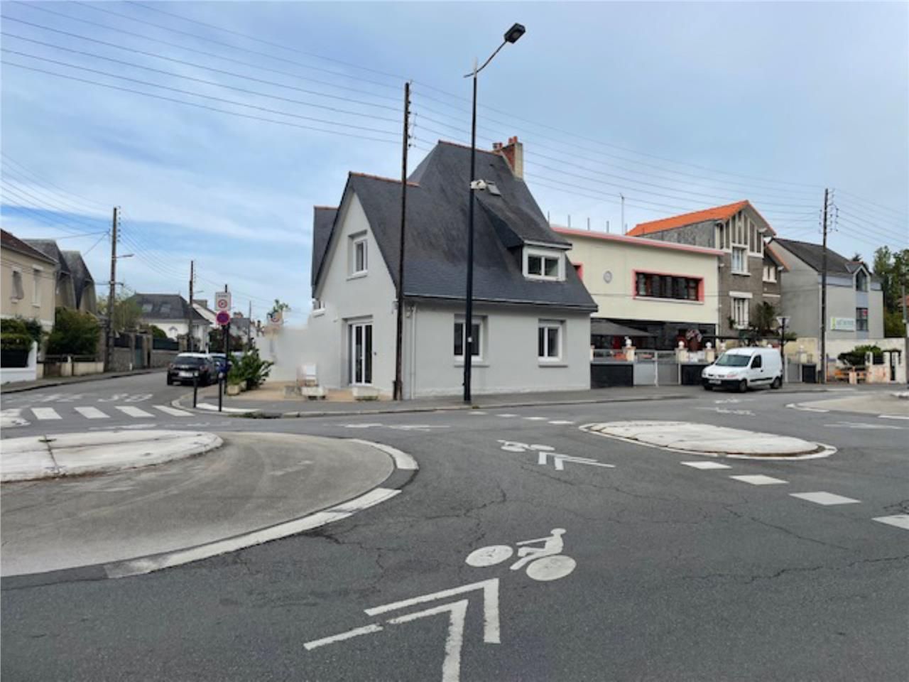 Local commercial boulevard schuman location  prof