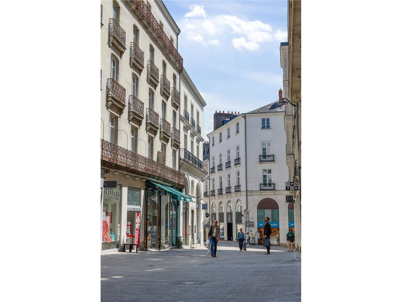 Découvrez un espace commercial idéalement situé a