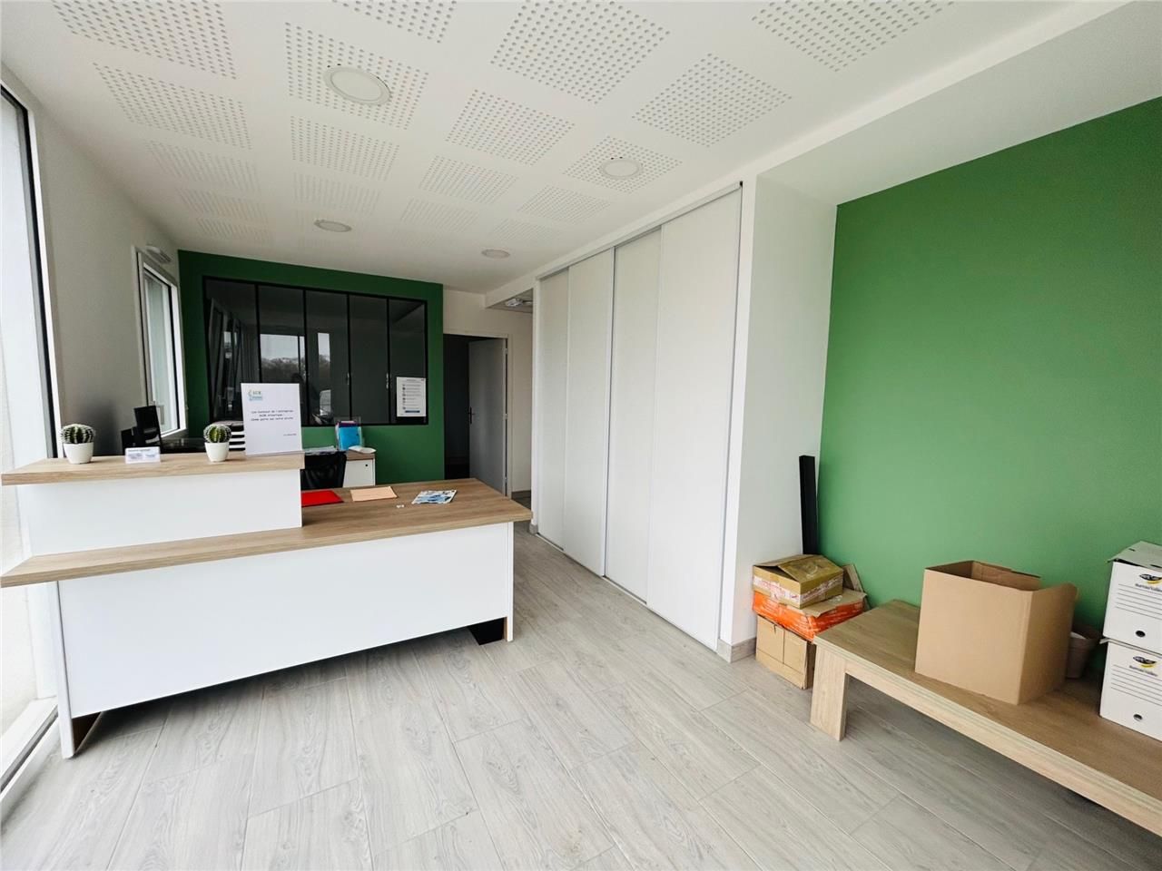 Situé à St Nazaire, dans la zone industrielle de 