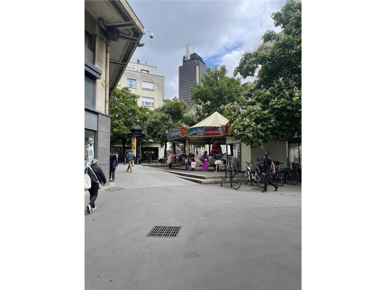 À la recherche d'un espace commercial spacieux à 