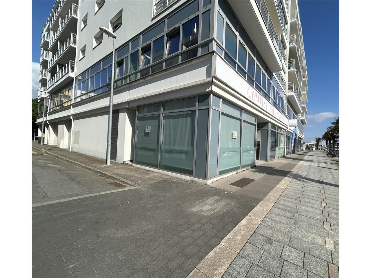 A proximité du bord de Mer de St Nazaire,, Arthu