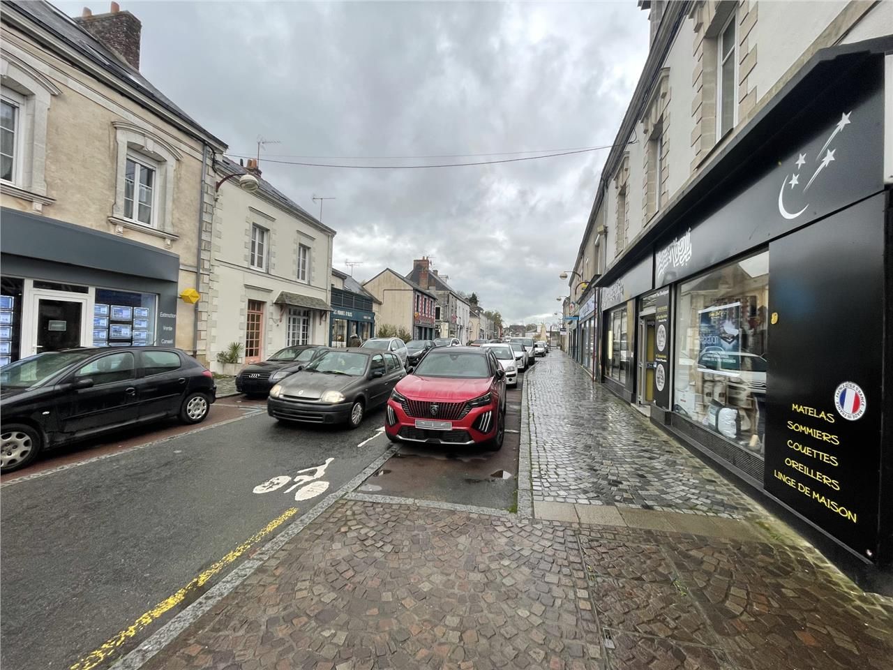 Local disponible à la vente en plein coeur de la 