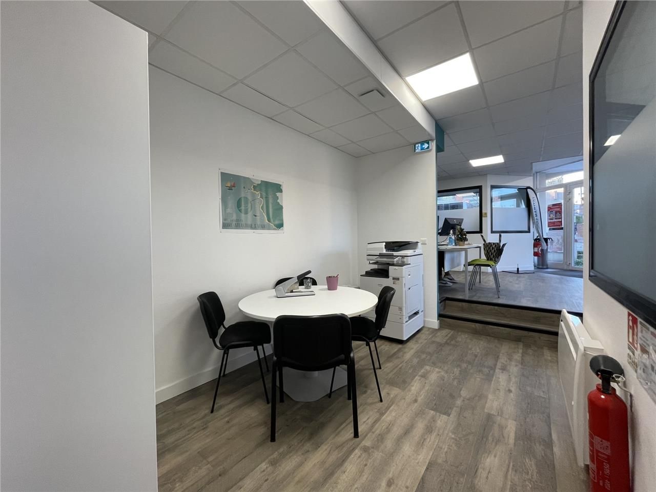 Ce local de 110 m² déjà aménagé, clé en main béné