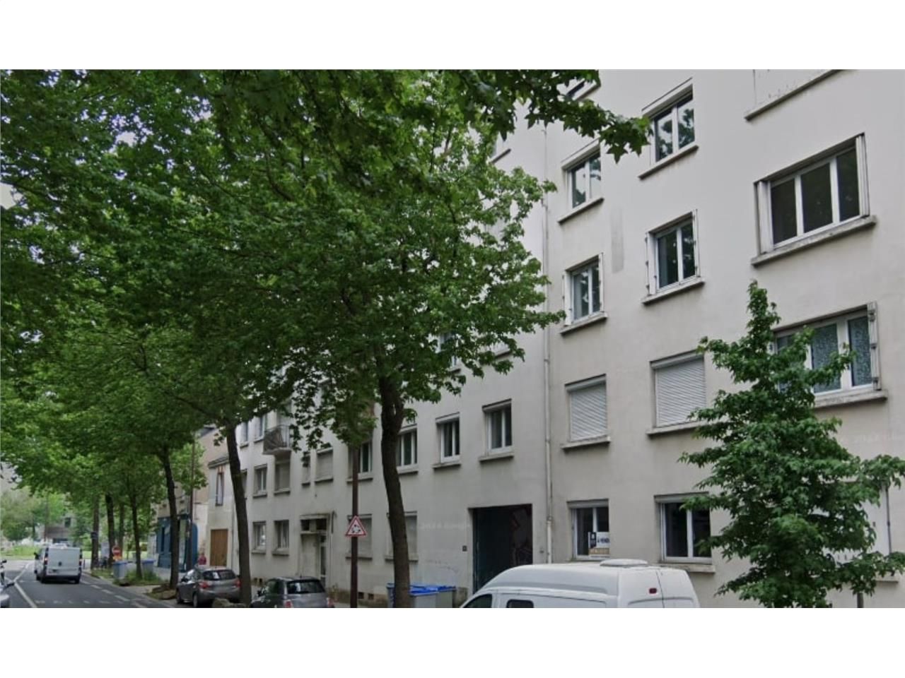 Nous vous proposons à la location, une surface de