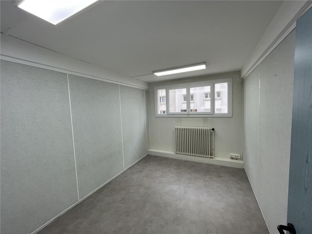 Nous vous proposons à la location, une surface de