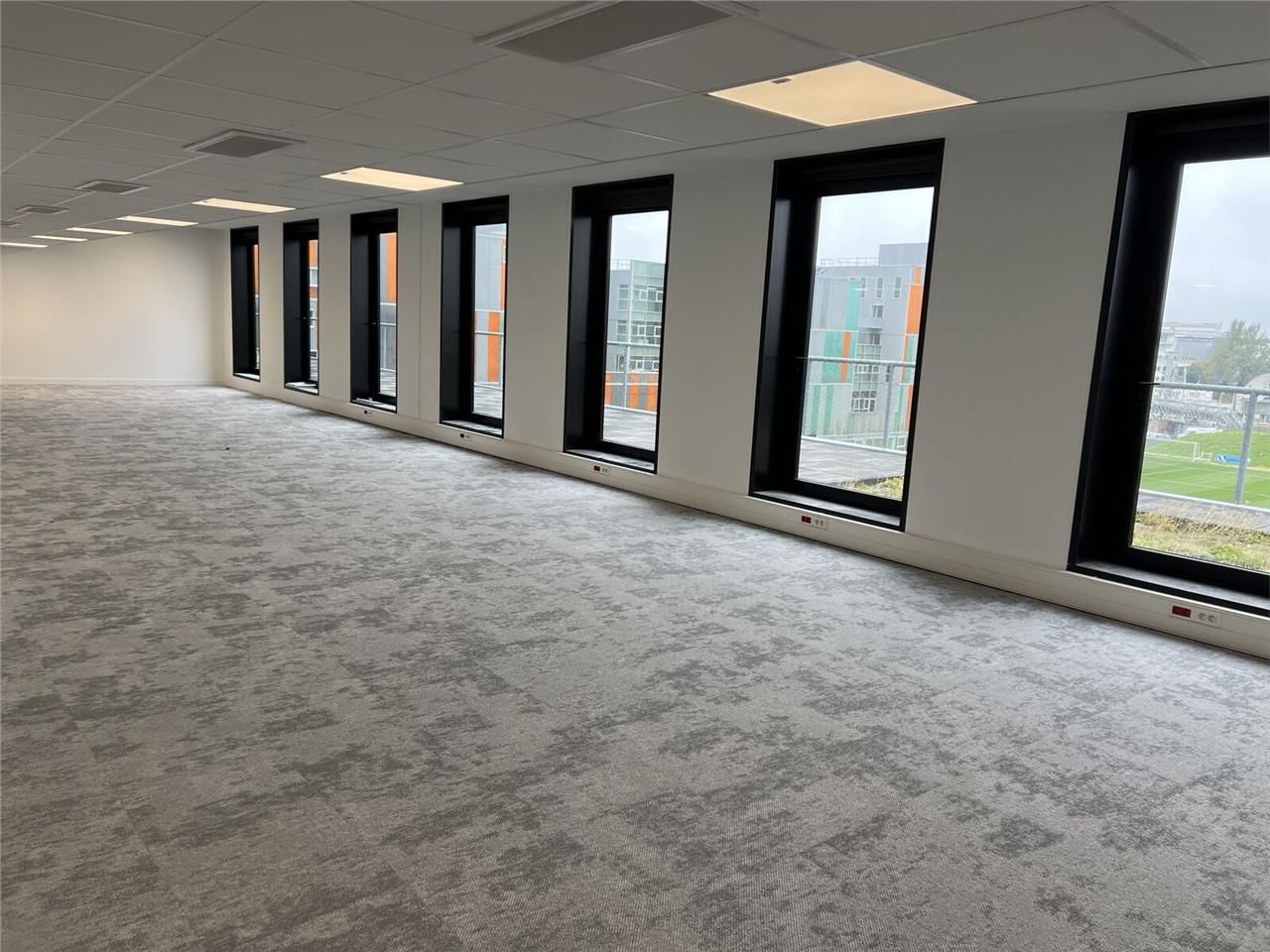 Situé en bord de Loire à proximité de la gare SNC