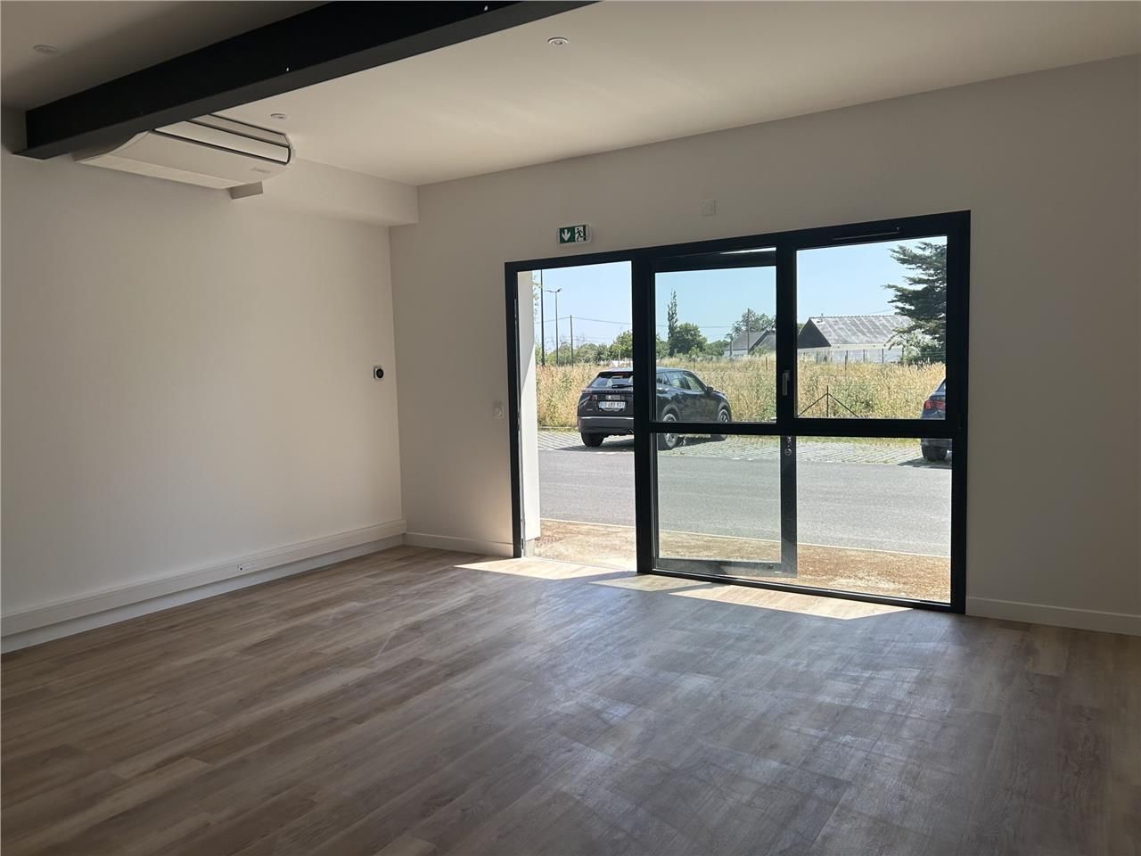 Dans la zone d'activités des Six Croix à Donges, 