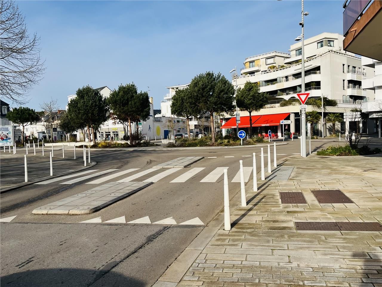 Arthur Loyd propose à la location un local commer