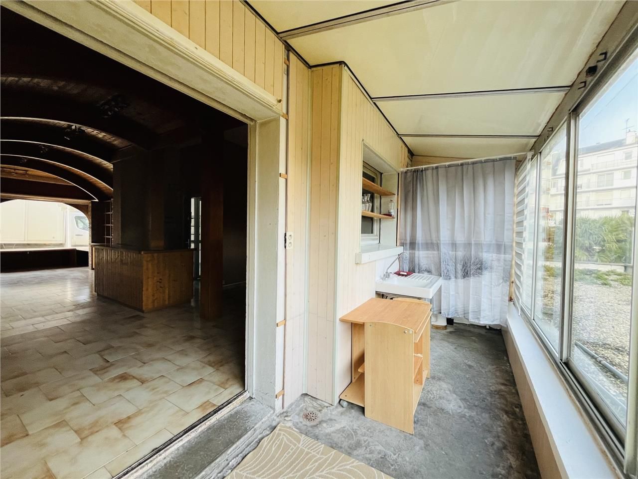 Arthur Loyd propose à la location un local commer