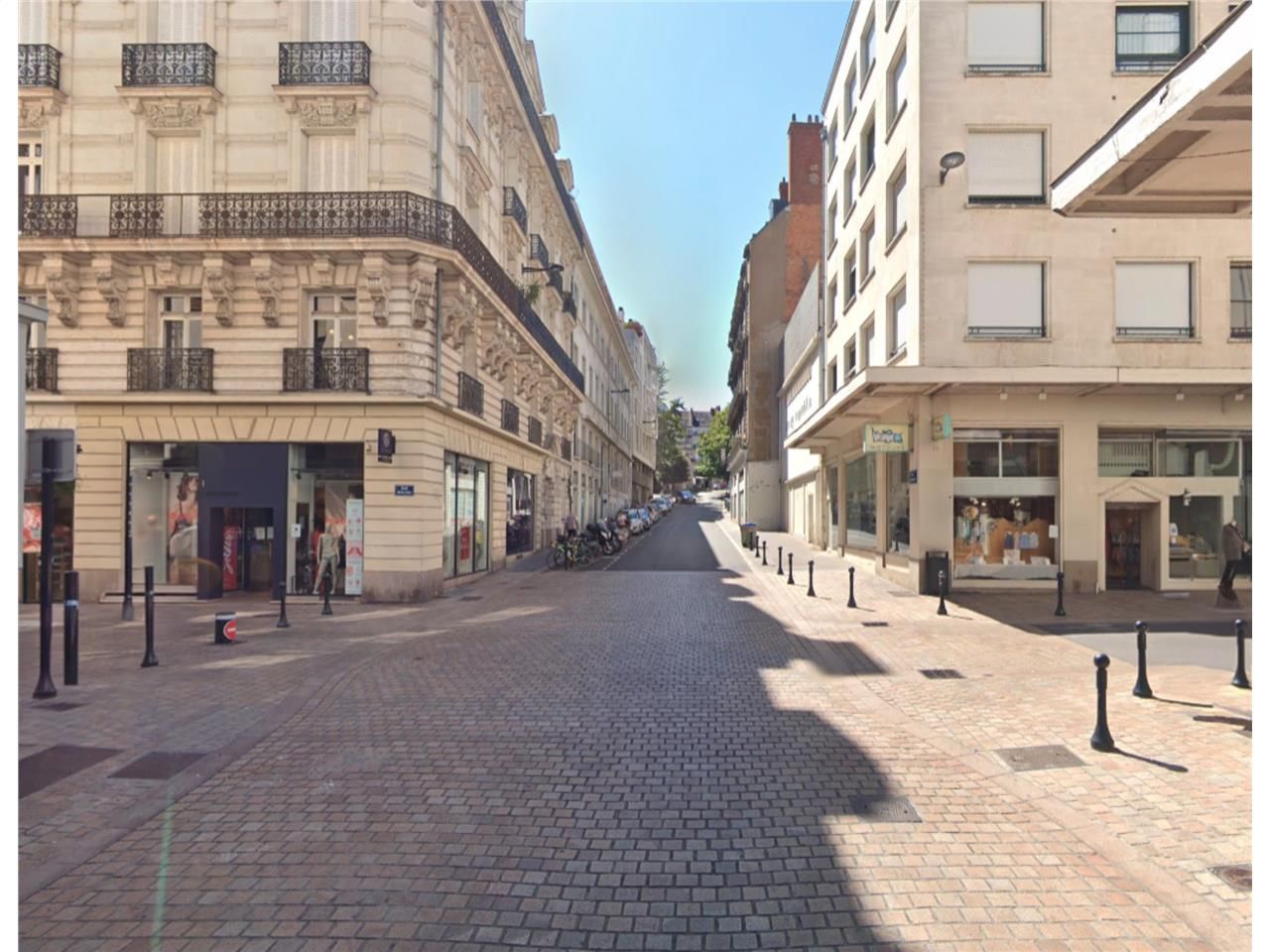 Local commercial à la location d'environ 48 m2 pl