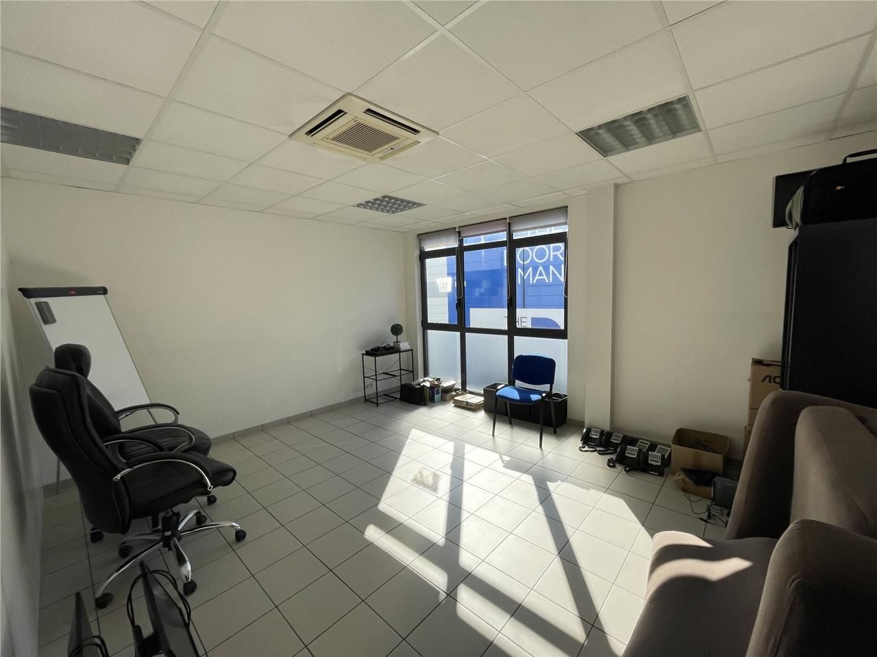 Nous vous proposons à la location une surface de 