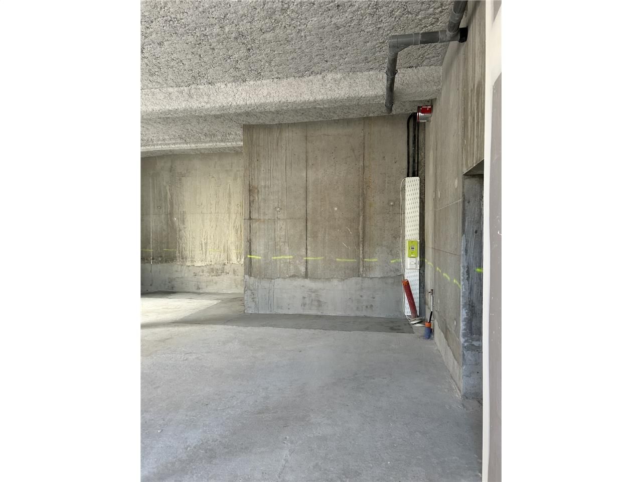 Très belle surface à la vente de 92 m2 . Local ne