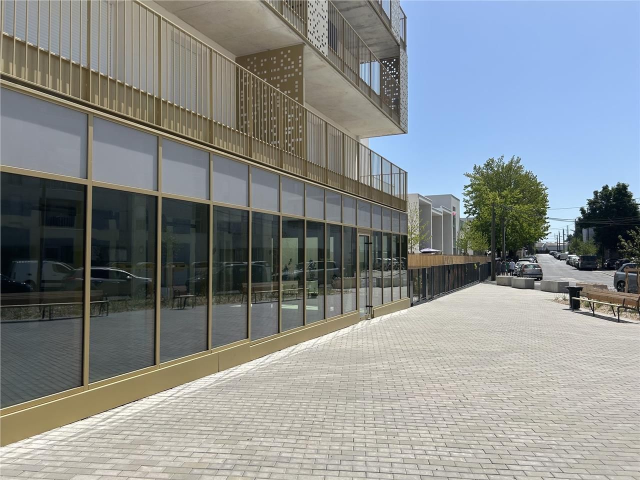 Nous vous proposons à la vente deux cellules en p