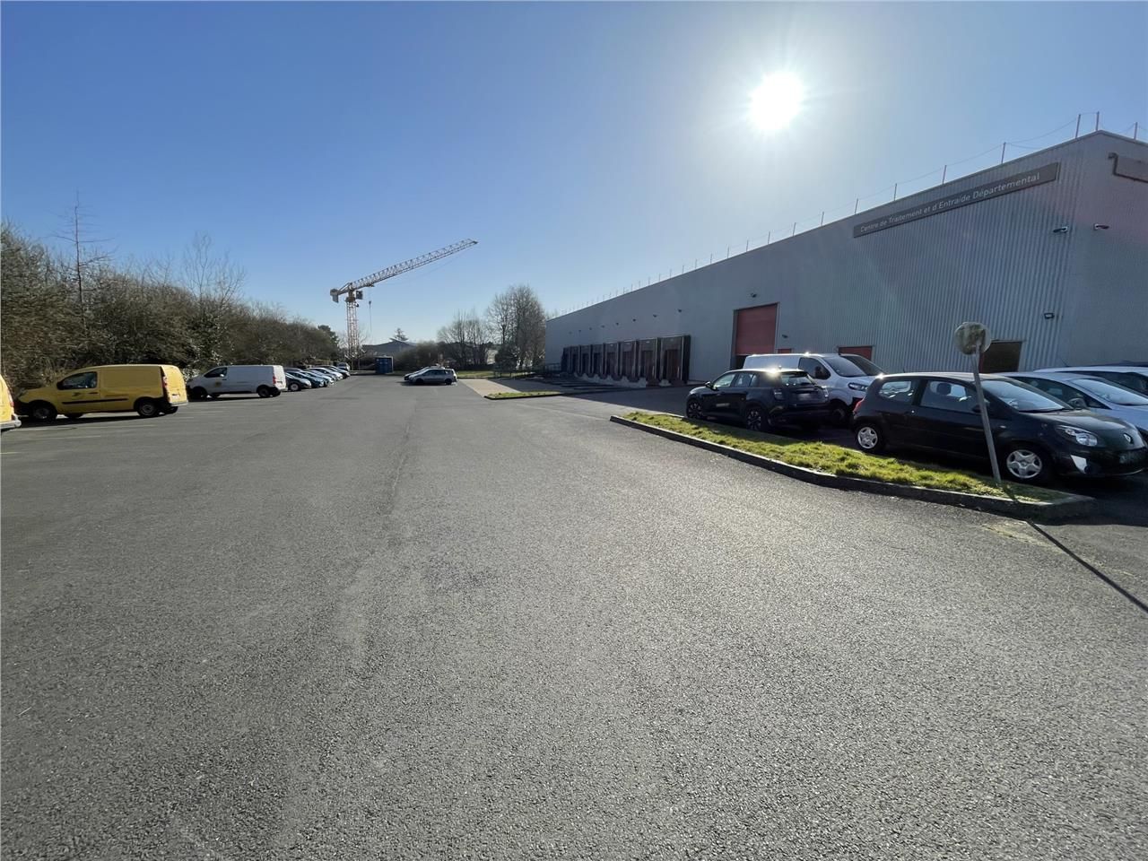 Dans une zone d'activité dynamique du nord ouest 