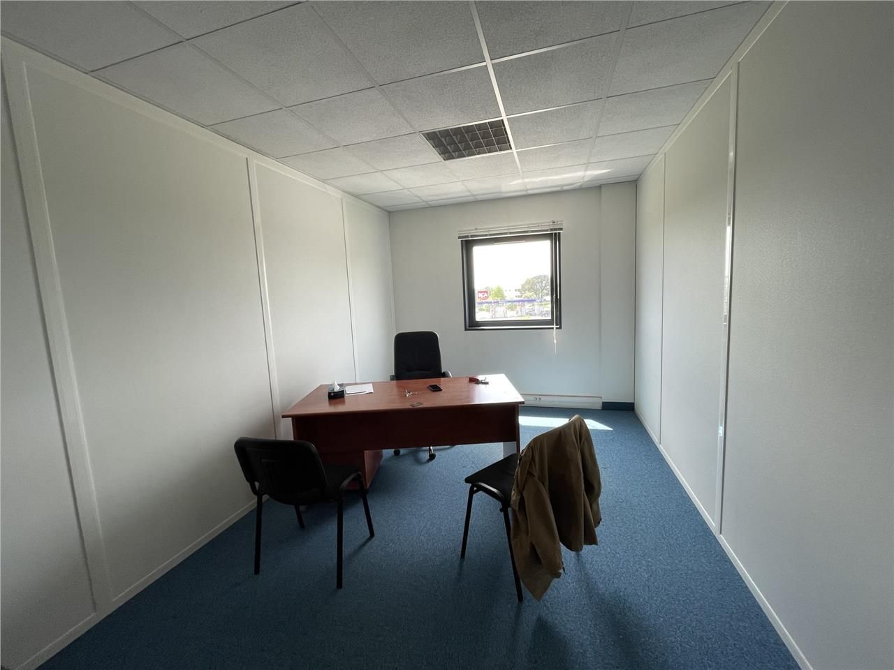 Nous vous proposons à la vente des espaces de bur