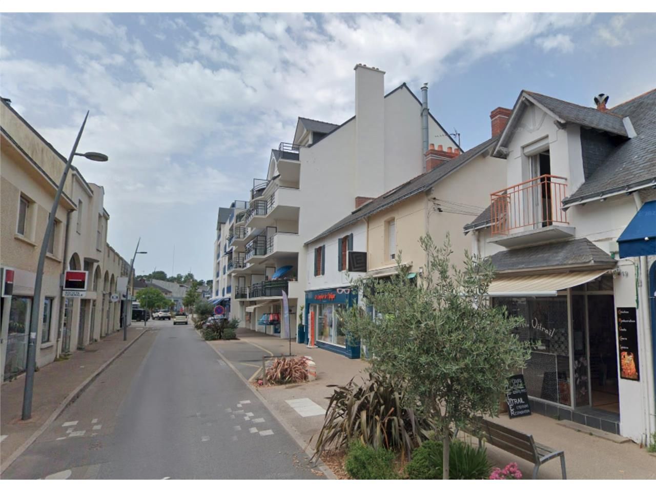 En plein centre ville de l'avenue de Gaulle à Por