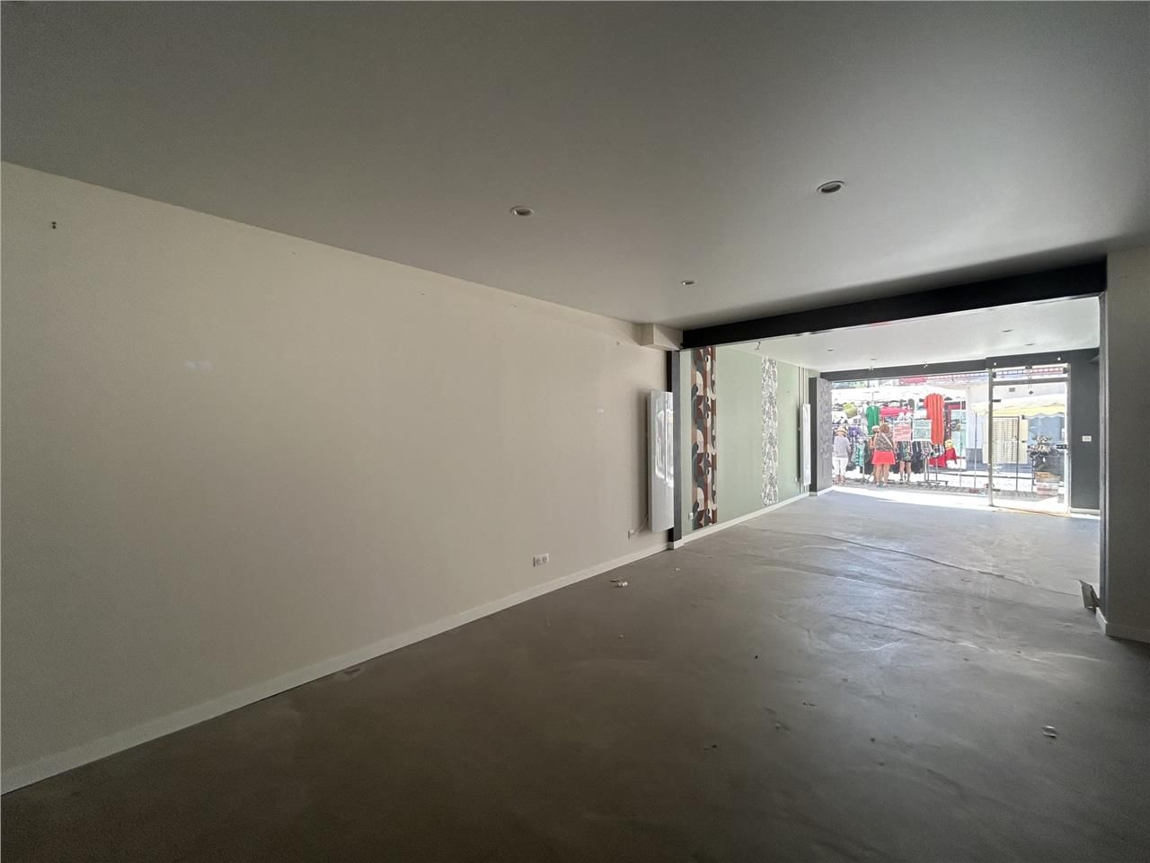 Dans le centre-ville de Saint Brévin, Arthur Loyd