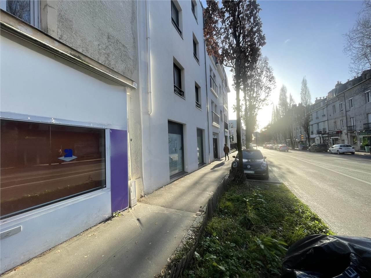 Découvrez ce local commercial situé au coeur de N