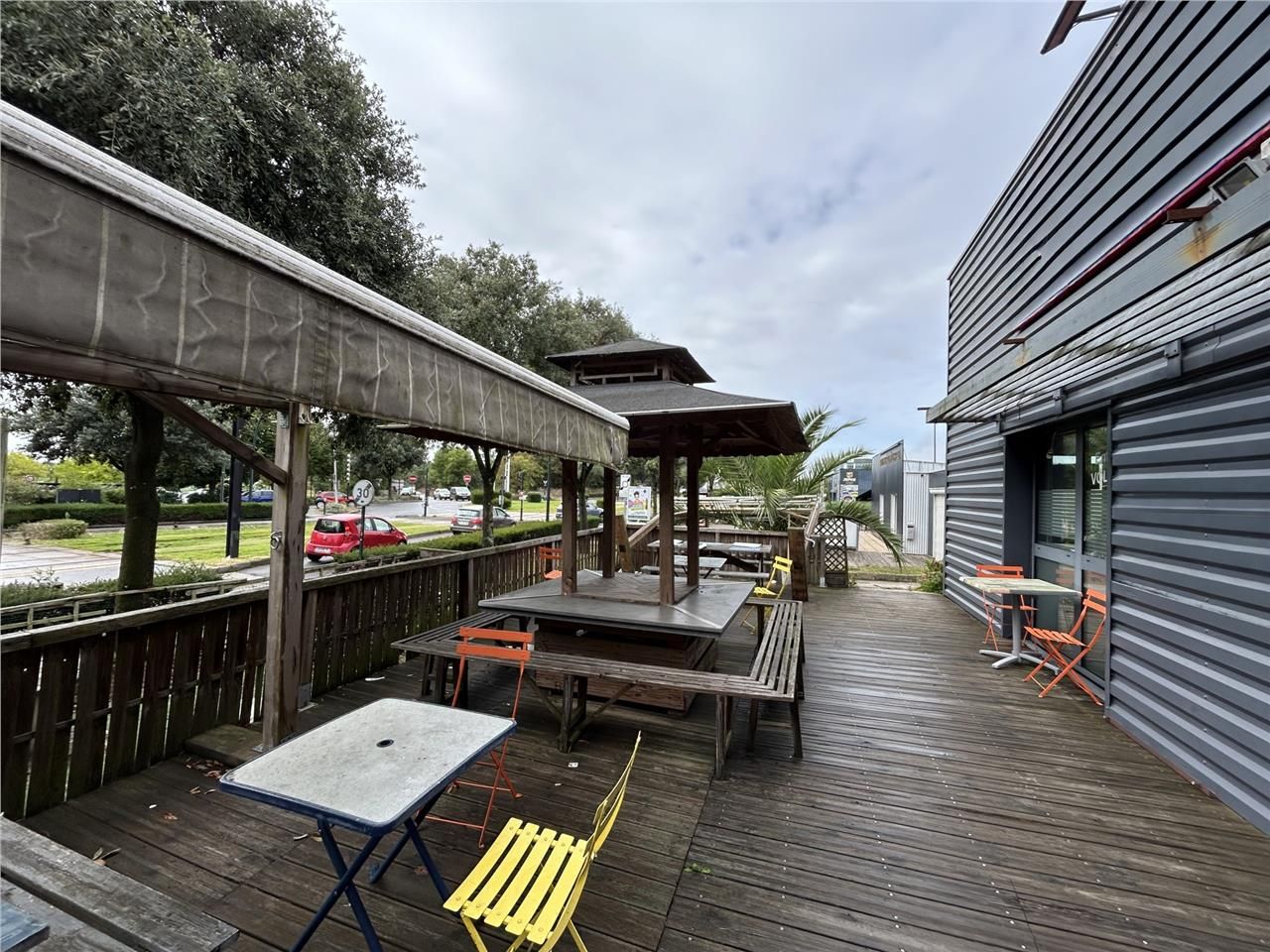 Bâtiment indépendant de 500 m² à louer à Saint-He