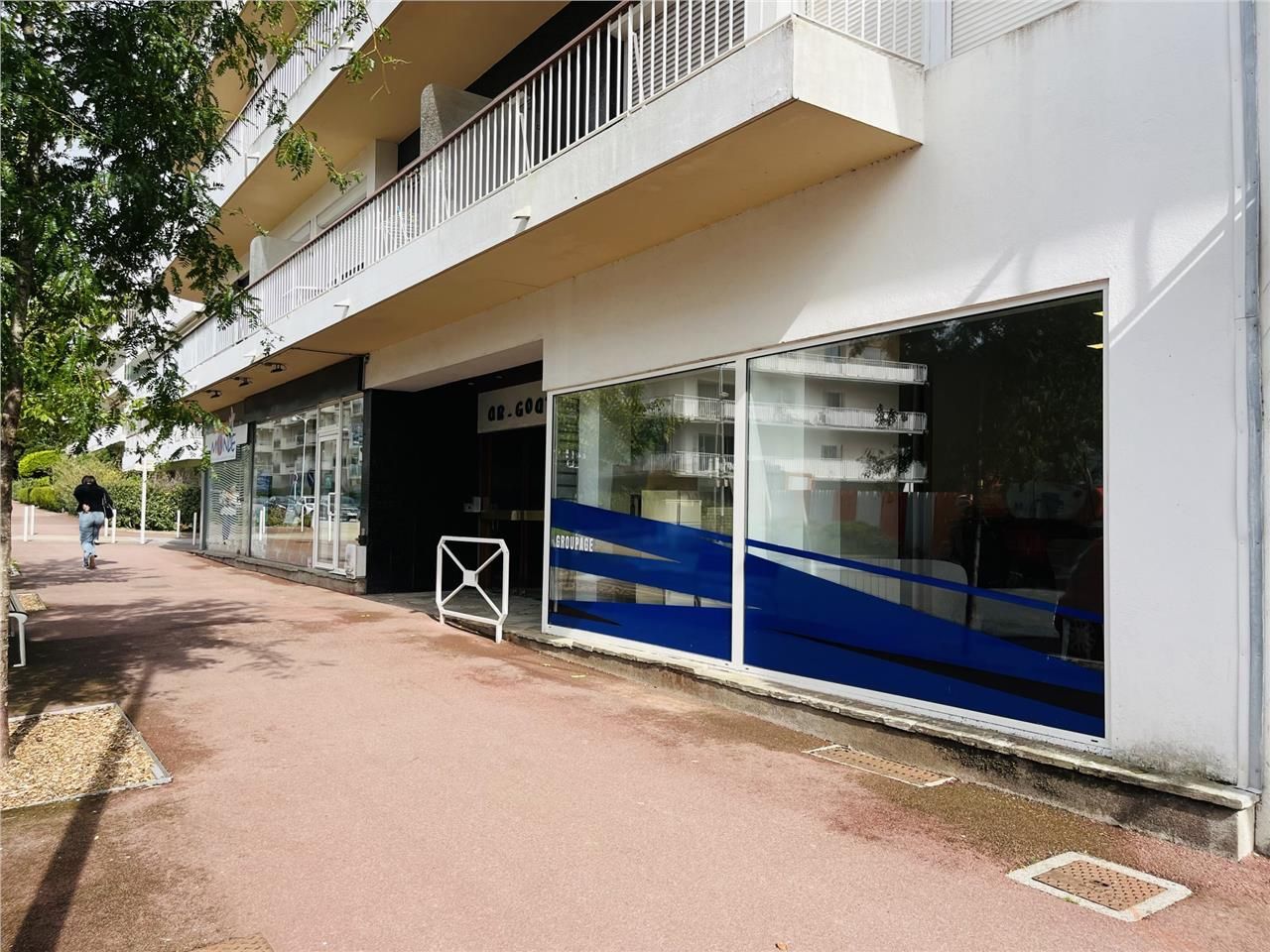 Situé à La Baule, Avenue Lajarrige, Arthur Loyd p