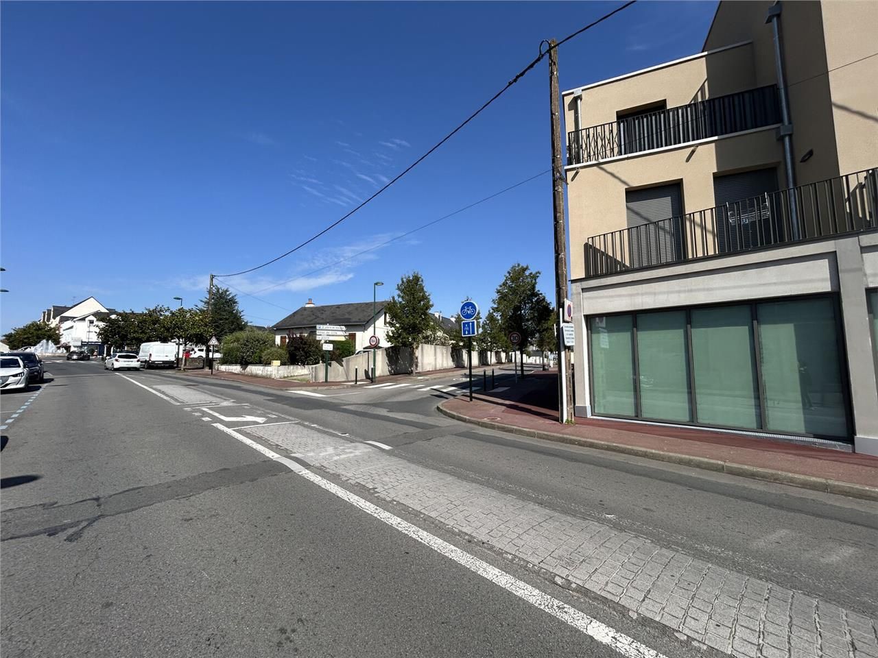 Nous vous proposons à la vente un espace commerci