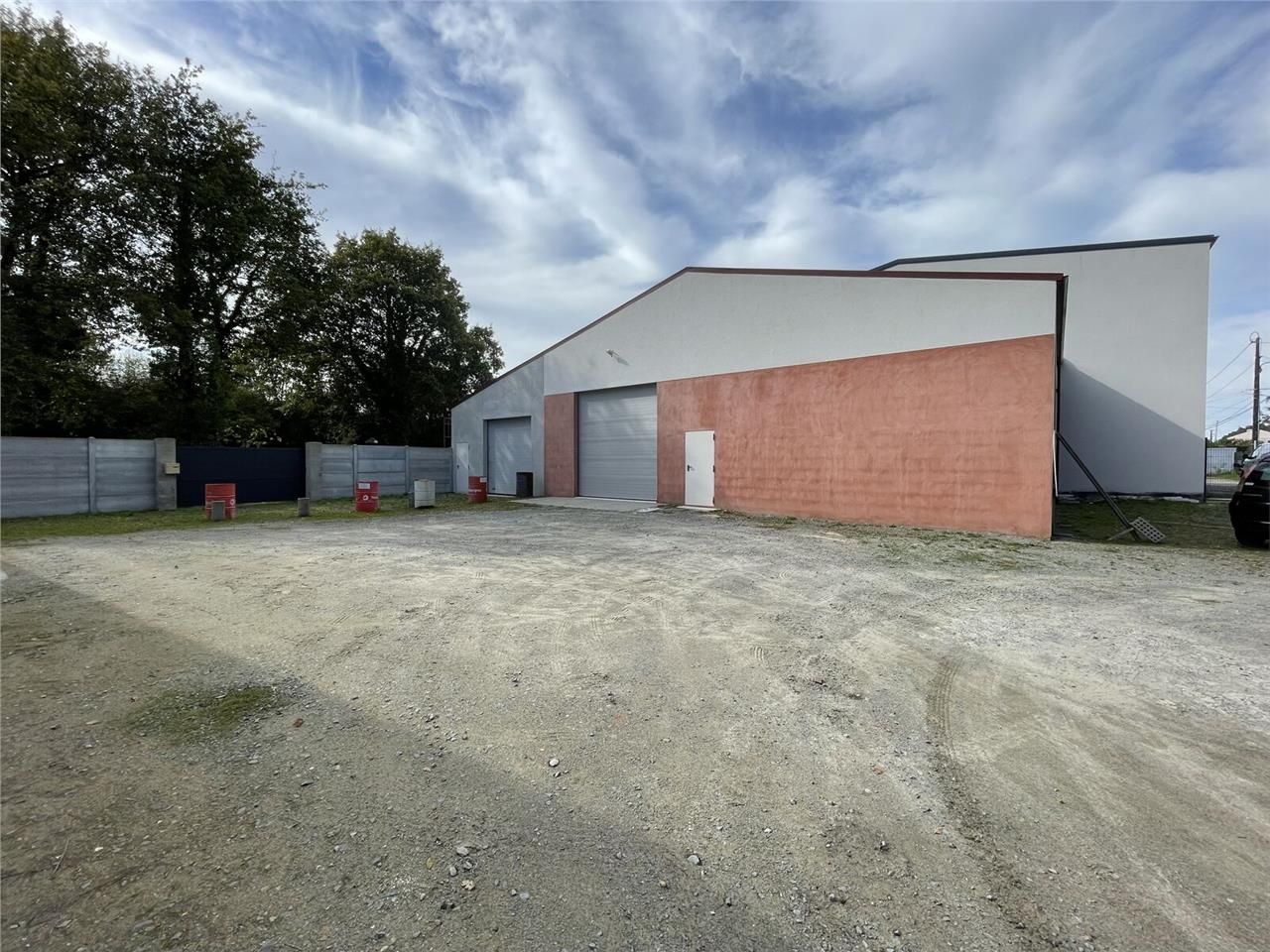 Local de 130 m2 sur Bouguenais. Situation idéale 