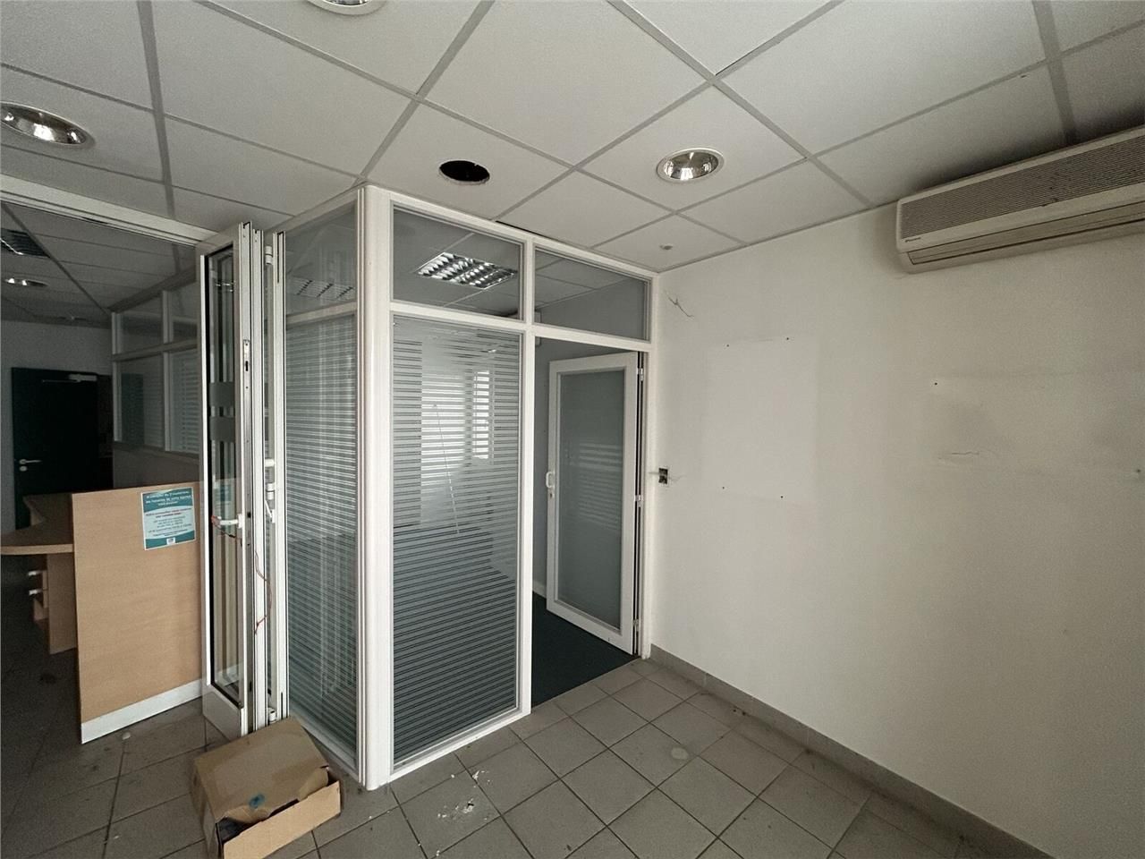 Local commercial à vendre en rez de chaussée au s