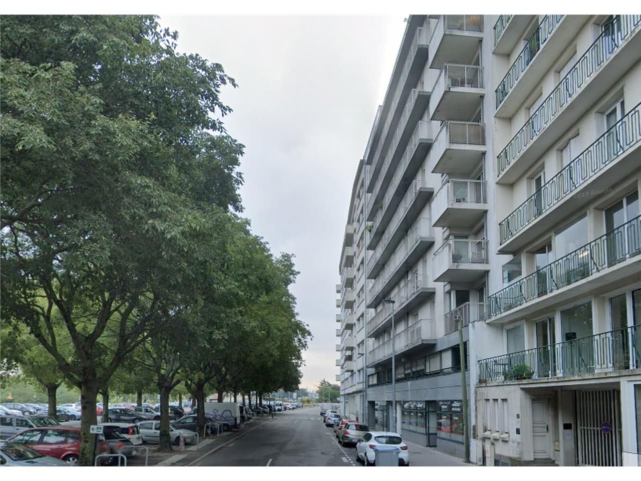 Local d'environ 83 m2 à vendre ou à louer