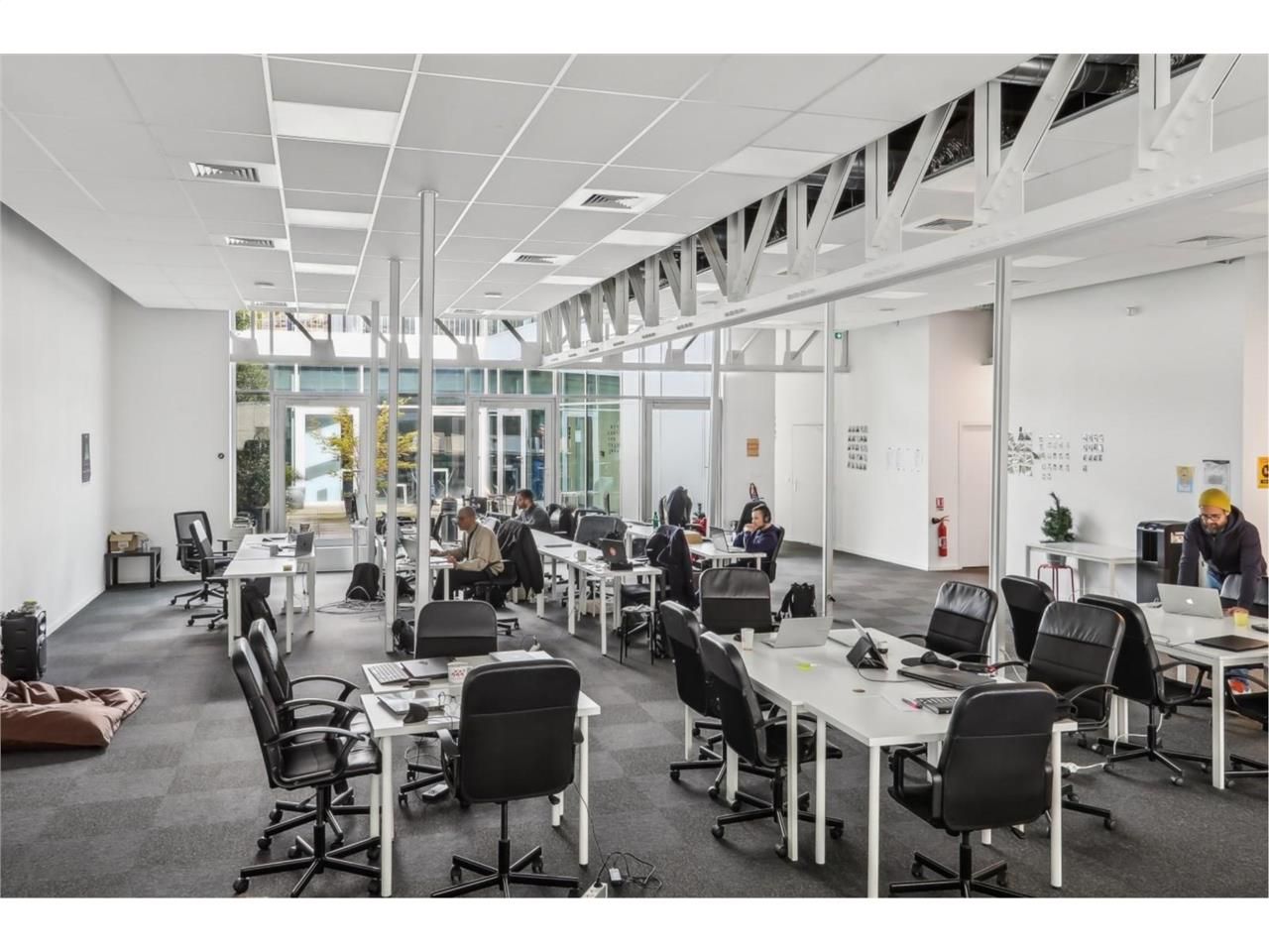 Situé au coeur du quartier Madeleine, au carrefou