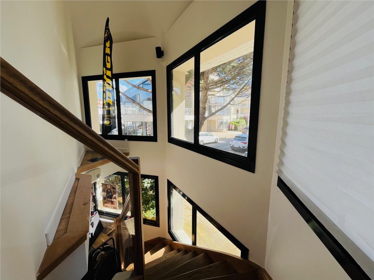 À Pornichet, Arthur Loyd propose un local commerc