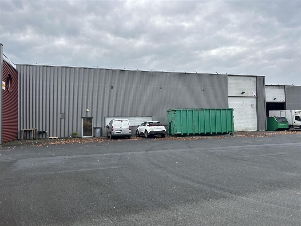 Dans un petit parc d'activité dans le sud de nant