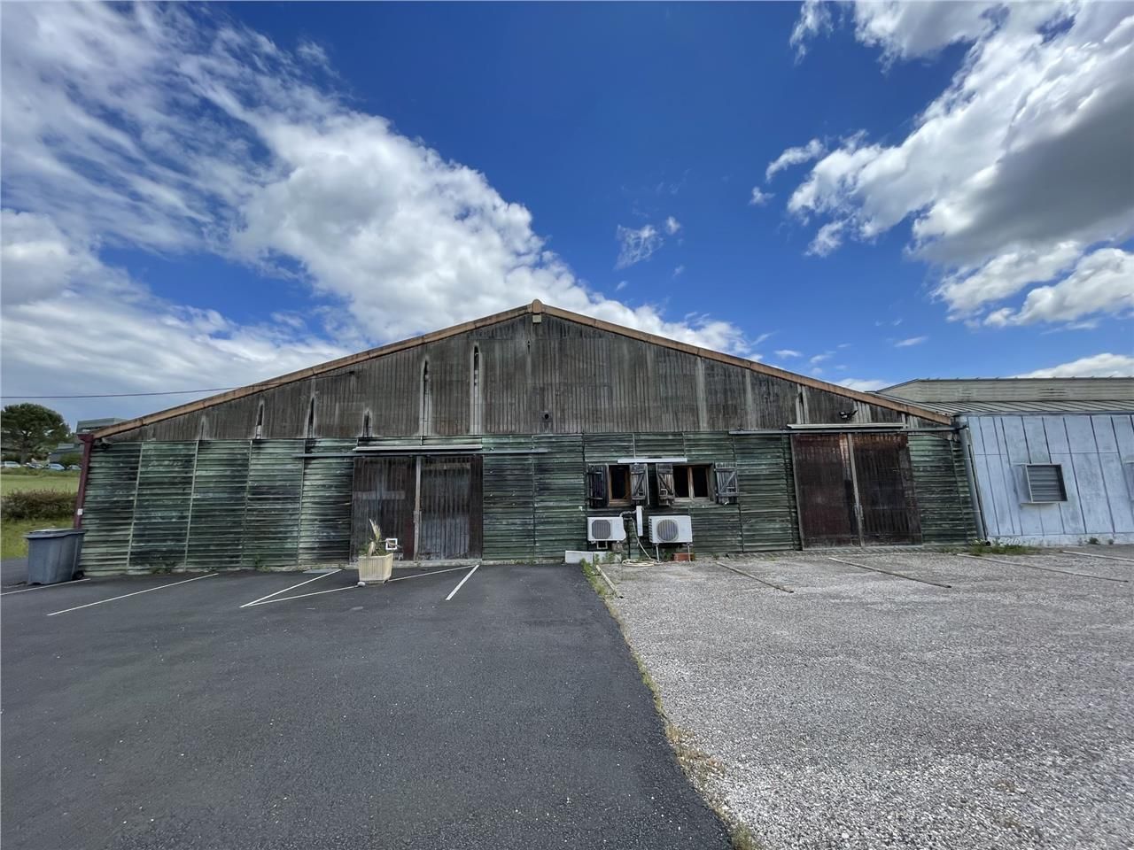 A vendre Bâtiments typés laboratoire sur la zone 