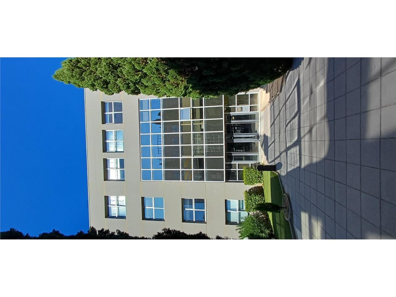 Bureaux à louer  au 2eme étage dans un immeuble d