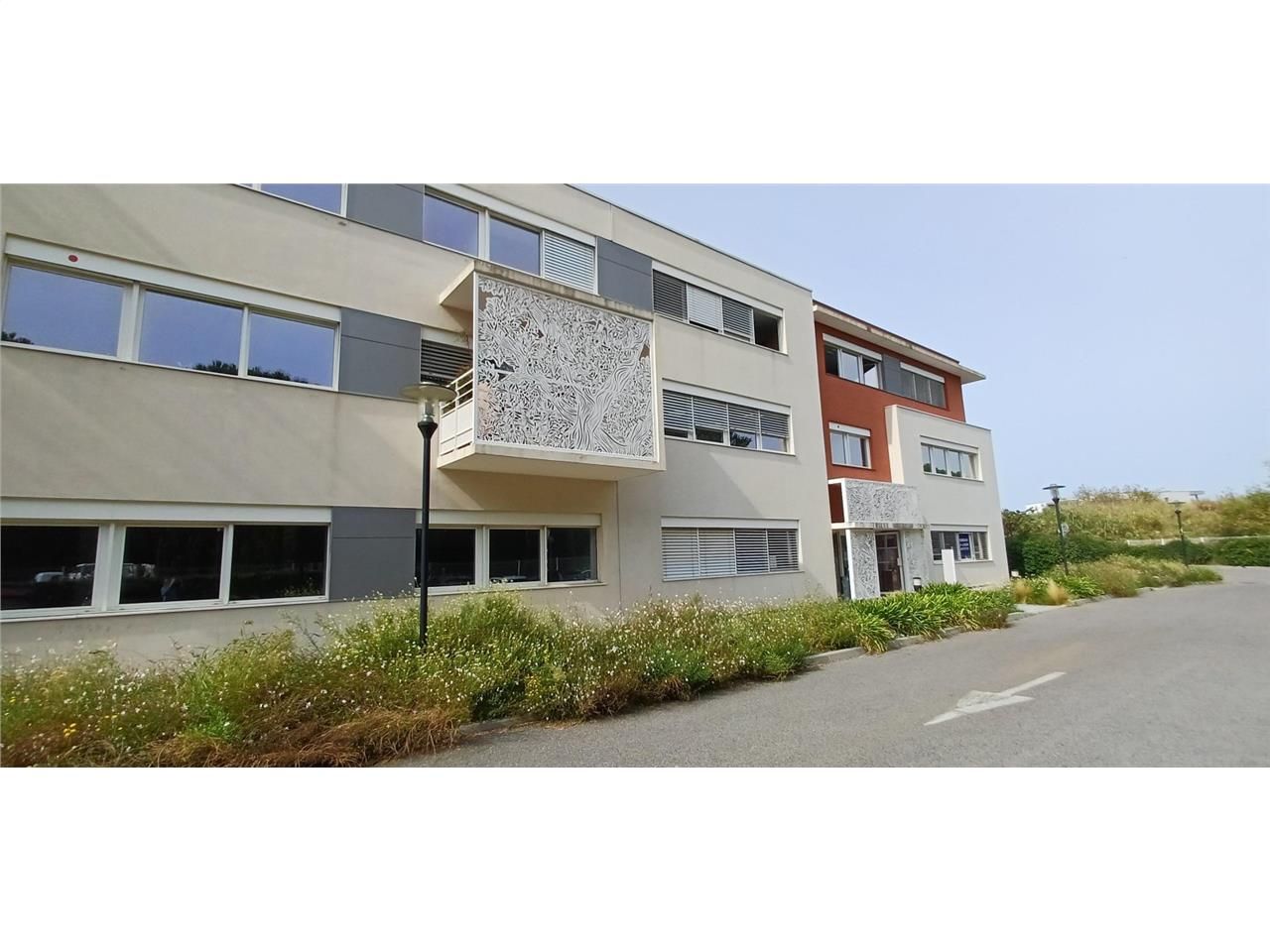 Nous vous proposons à la location des locaux en r